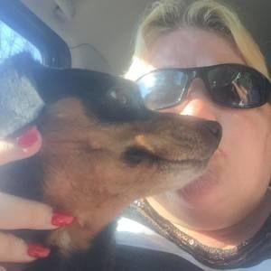 Meet your Posher, Roxanne